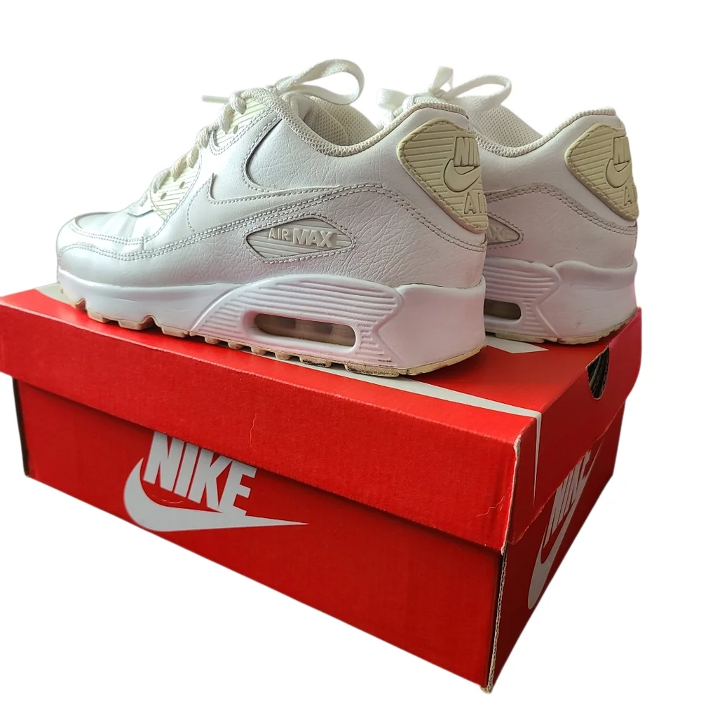 NIKE | AIR MAX 90 |  YOUTH SIZE 6